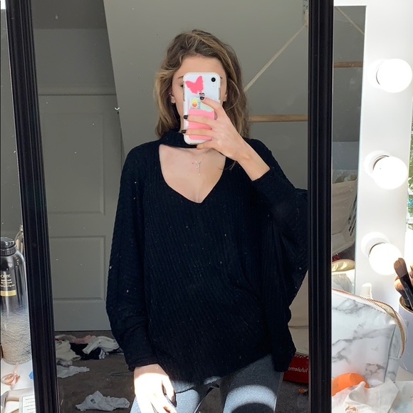 Sweater - Picture 1 of 2